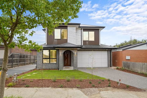 Absolutely Stunning Newly Built Burwood Townhouse - Tourism Brisbane 0