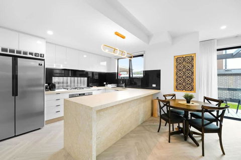 Absolutely Stunning Newly Built Burwood Townhouse - Tourism Brisbane 1