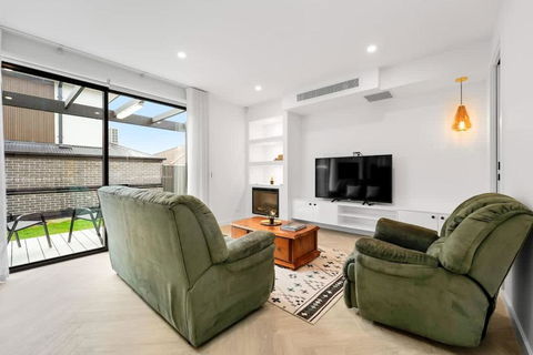 Absolutely Stunning Newly Built Burwood Townhouse - Tourism Brisbane 2