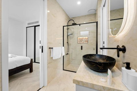 Absolutely Stunning Newly Built Burwood Townhouse - Tourism Brisbane 4