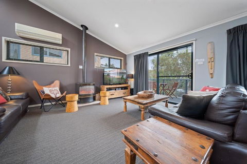 Acacia 2 - Modern 3BR Townhouse L Bath L WiFi L BBQ L Foxtel - Tourism Brisbane 0