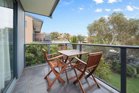 Acacia 2 - Modern 3BR Townhouse L Bath L WiFi L BBQ L Foxtel - Tourism Brisbane 3