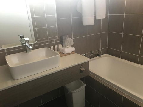 Acacia Motor Lodge - Tourism Brisbane 3