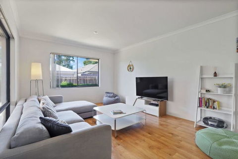 Across The Way, Golf And Beach Heaven - Tourism Brisbane 1