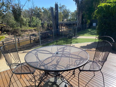 Adelphi Apartments 3 Or 3A - Downstairs 2 Bedroom Or Upstairs King Studio With Balcony - Brisbane Tourism 3