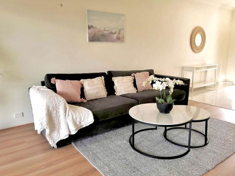 Adorable 3 Br Townhouse With Wifi & Parking - Tourism Brisbane 0