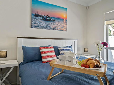 Adriatic Beach House - Brisbane Tourism 3