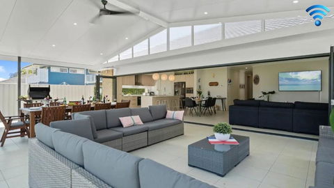 Adriatic Beach House - Brisbane Tourism 0