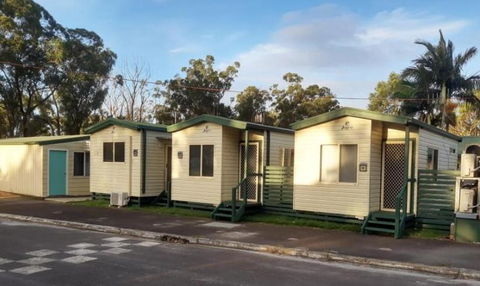 Adventureland Cabins - Brisbane Tourism 0