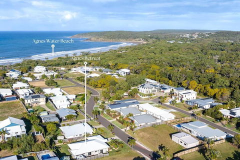 Agnes Retreat - 4 BR - 2 Min Walk To Beach - Tourism Brisbane 3