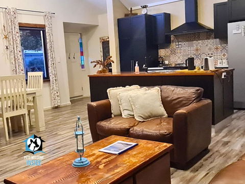 A Beautiful New Property, Walking Distance To The Beach In Esperance WA! - Tourism Brisbane 1