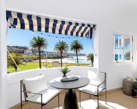 Absolute Seafront Bronte - Brisbane Tourism 1