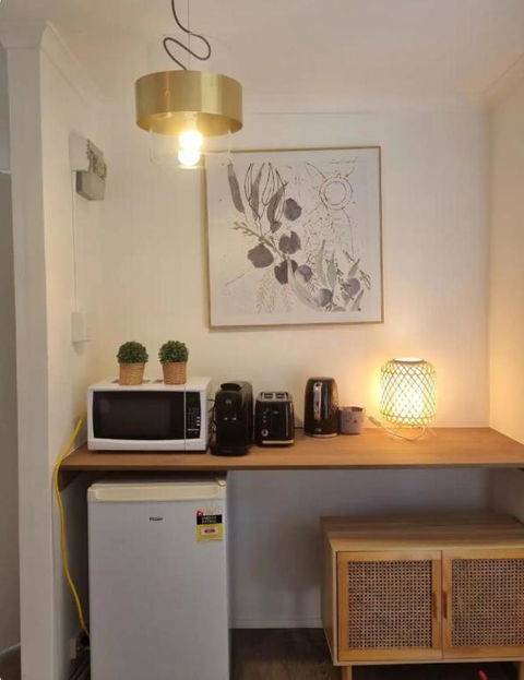 A Comfortable And Quiet 2bedroom House And A 1bedroom Bungalow - Brisbane Tourism 3