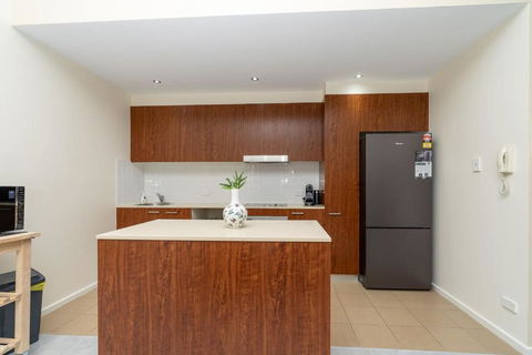 Absolutely Spacious APT Unit Between ANU And City - Tourism Brisbane 3
