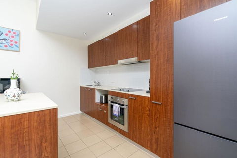 Absolutely Spacious APT Unit Between ANU And City - Tourism Brisbane 4