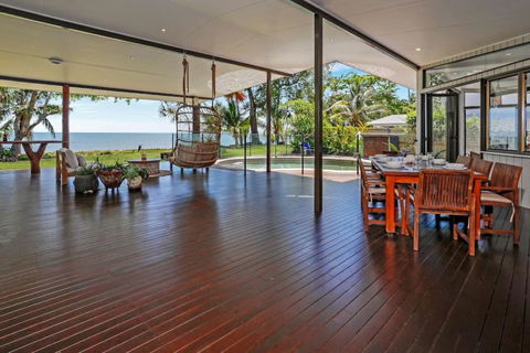 Absolute Beachfront House With Private Pool - Tourism Brisbane 2