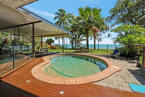 Absolute Beachfront House With Private Pool - Tourism Brisbane 3