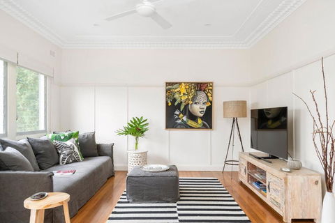 A Perfect Stay - The White Rabbit - Brisbane 4u 2