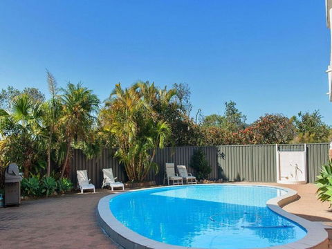 Albacore 3 Waterfront Pool Lift And Views - Brisbane Tourism 4