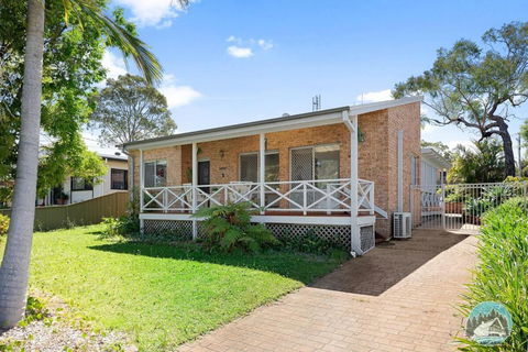 Aircabin - Gorokan - Comfy - 4 Beds Holiday House - Tourism Brisbane 0