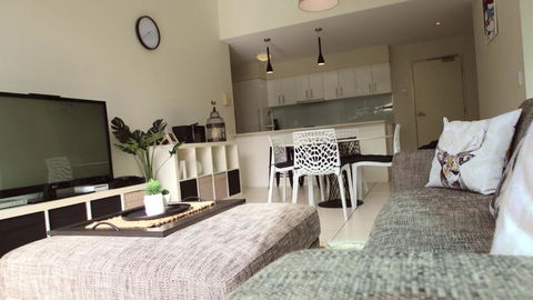 Aircon, Nespresso, Wine - Brisbane Tourism 0