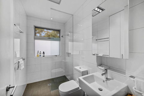 Aireys Bush Retreat - Tourism Brisbane 4