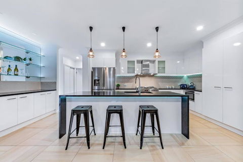Airlie Beach Home - Brisbane Tourism 0