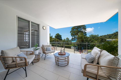 Airlie Sea View - Tropical Vibes Whitsundays - Tourism Brisbane 4