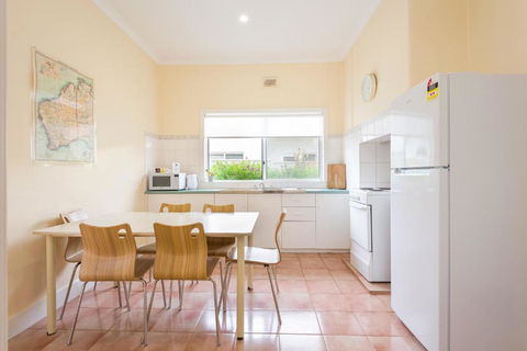 Albany Holiday Units - Brisbane Tourism 3