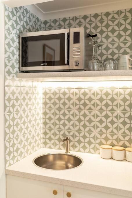 Alcorn Garden Studio Main House Attached-Dog Friendly 2 Mins Walk To Beach - Tourism Brisbane 1