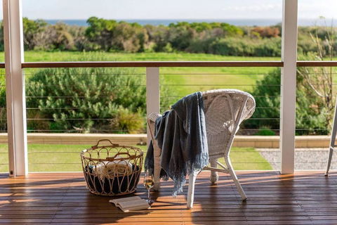 Aldinga Bay Bungalow Ocean View Retreat - Tourism Brisbane 0
