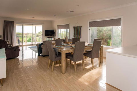 Aldinga Bay Bungalow Ocean View Retreat - Tourism Brisbane 2