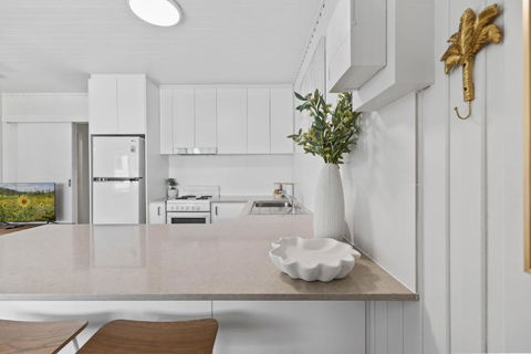 Alex Beachside Pet Friendly 2 Bed Apartment - Brisbane Tourism 4
