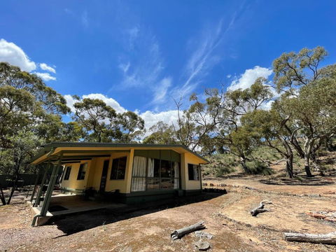 Alligator Lodge - Mount Remarkable National Park - Brisbane Tourism 0