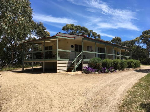 Allusion Farmstay And Vineyard Units - Tourism Brisbane 1
