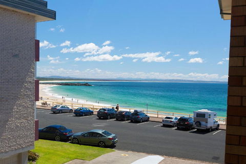 Aloha Beachside - Brisbane Tourism 4