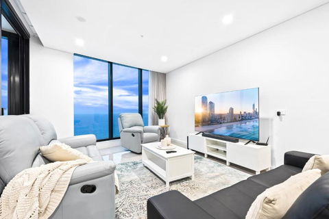 ALTITUDE Ocean Suites - SPECTACULAR, Unmatched Views & Luxury Accommodation - Tourism Brisbane 3