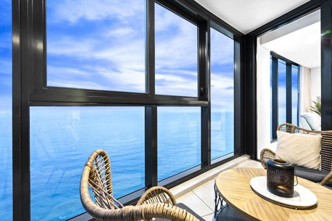 ALTITUDE Ocean Suites - SPECTACULAR, Unmatched Views & Luxury Accommodation - Tourism Brisbane 1