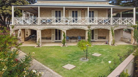 Alton House By Wine Coast Holidays - Brisbane Tourism 0