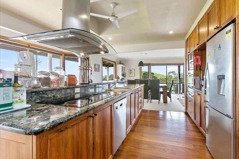 Alyeska Farm House - Brisbane Tourism 1