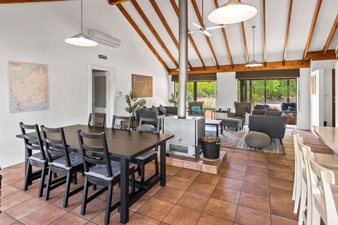 Amaroo - Tourism Brisbane 2