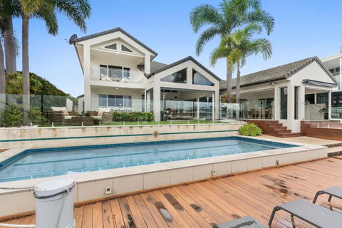 Amazing Canal House With Private Jetty, Gym & Pool - Tourism Brisbane 1