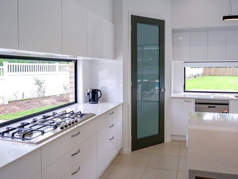 Amazing House Big Swimming Pool BBQ - Brisbane Tourism 3