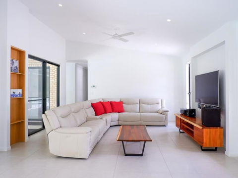 Amazing House Big Swimming Pool BBQ - Brisbane Tourism 2