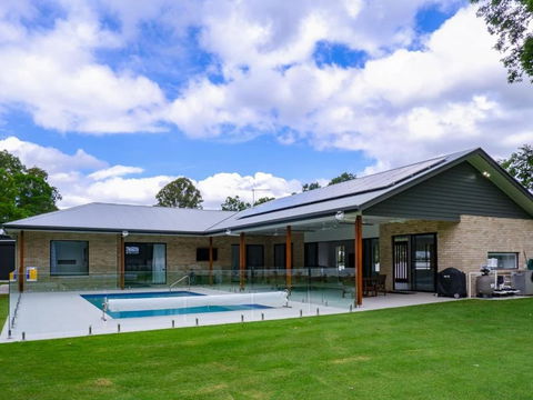 Amazing House Big Swimming Pool BBQ - Brisbane Tourism 0
