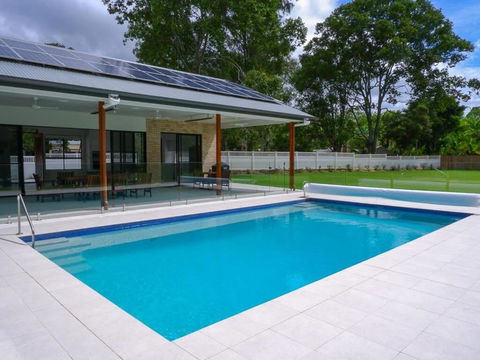 Amazing House Big Swimming Pool BBQ - Brisbane Tourism 1