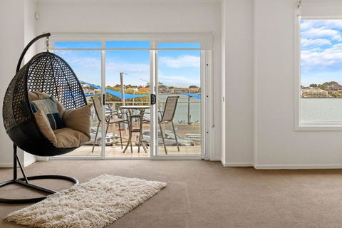 Amazing Lake View Family-friendly Holiday Home - Tourism Brisbane 2