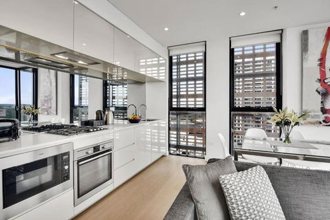 Amazing Two Bedroom St Leonards ATC62010 - Brisbane Tourism 1