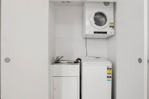 Amazing Two Bedroom St Leonards ATC62010 - Brisbane Tourism 3