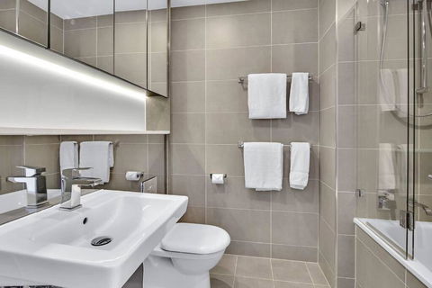 Amazing Two Bedroom St Leonards ATC62010 - Brisbane Tourism 4